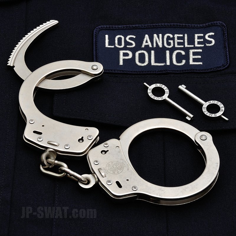 警務部装備施設課特殊装備係:Smith & Wesson Handcuffs Model 100-1 Nickel